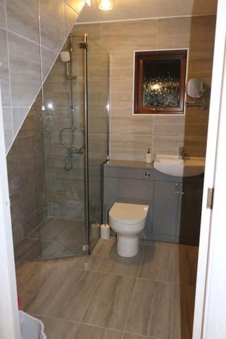 Entire -4 Bedrooms Detached House With Driveway Nottingham Exterior photo